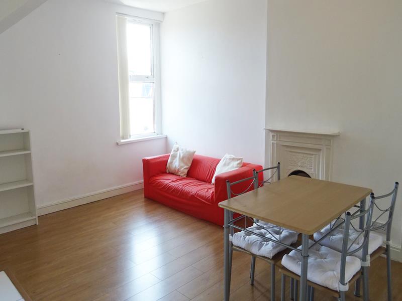 1 bed property in Claude Place, Cardiff